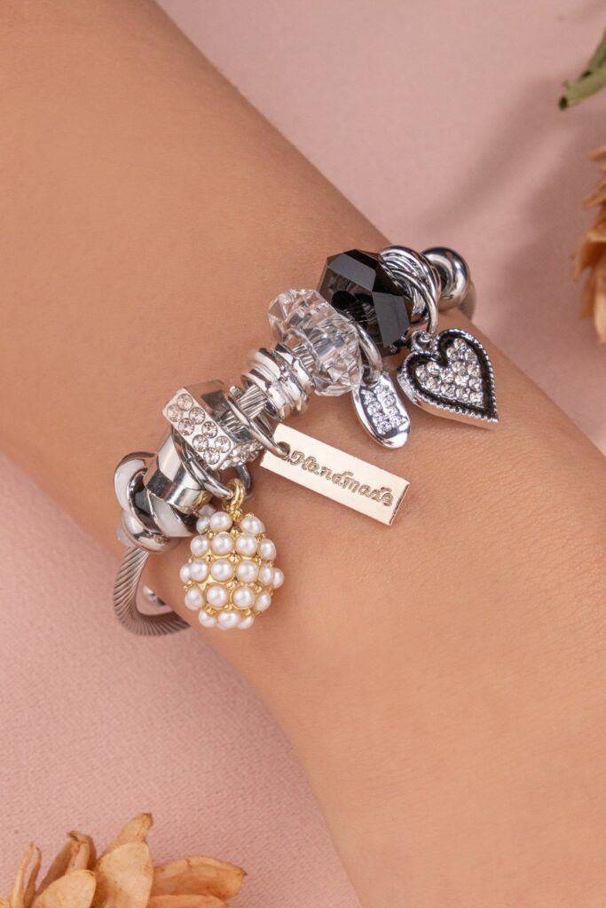 Kalp Figürlü Charm Bileklik