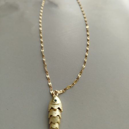 WhatsApp Image 2025-10-11 at 14.42.46 Altın Rengi Balık Figürlü Çelik Kolye